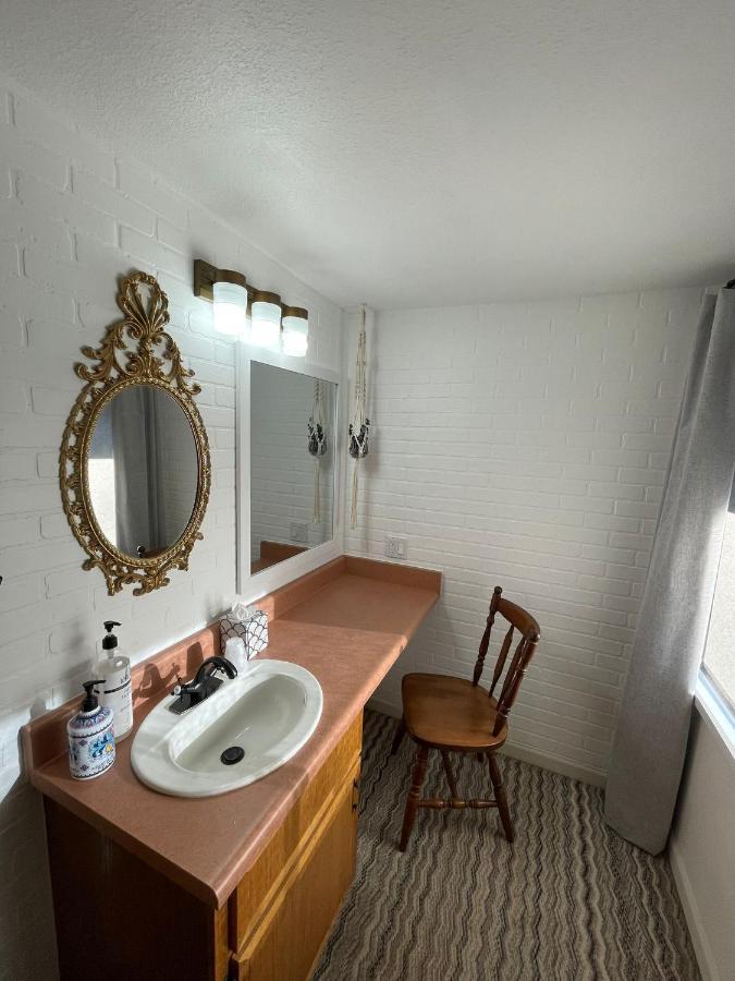 The Aztec Motel & Creative Space Seligman Eksteriør bilde