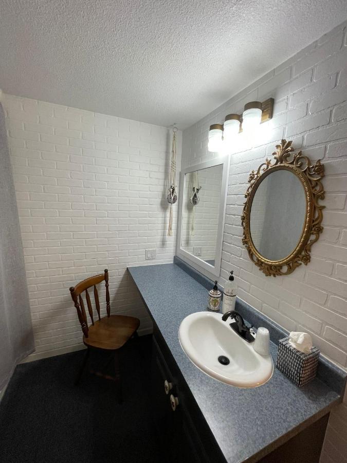 The Aztec Motel & Creative Space Seligman Eksteriør bilde